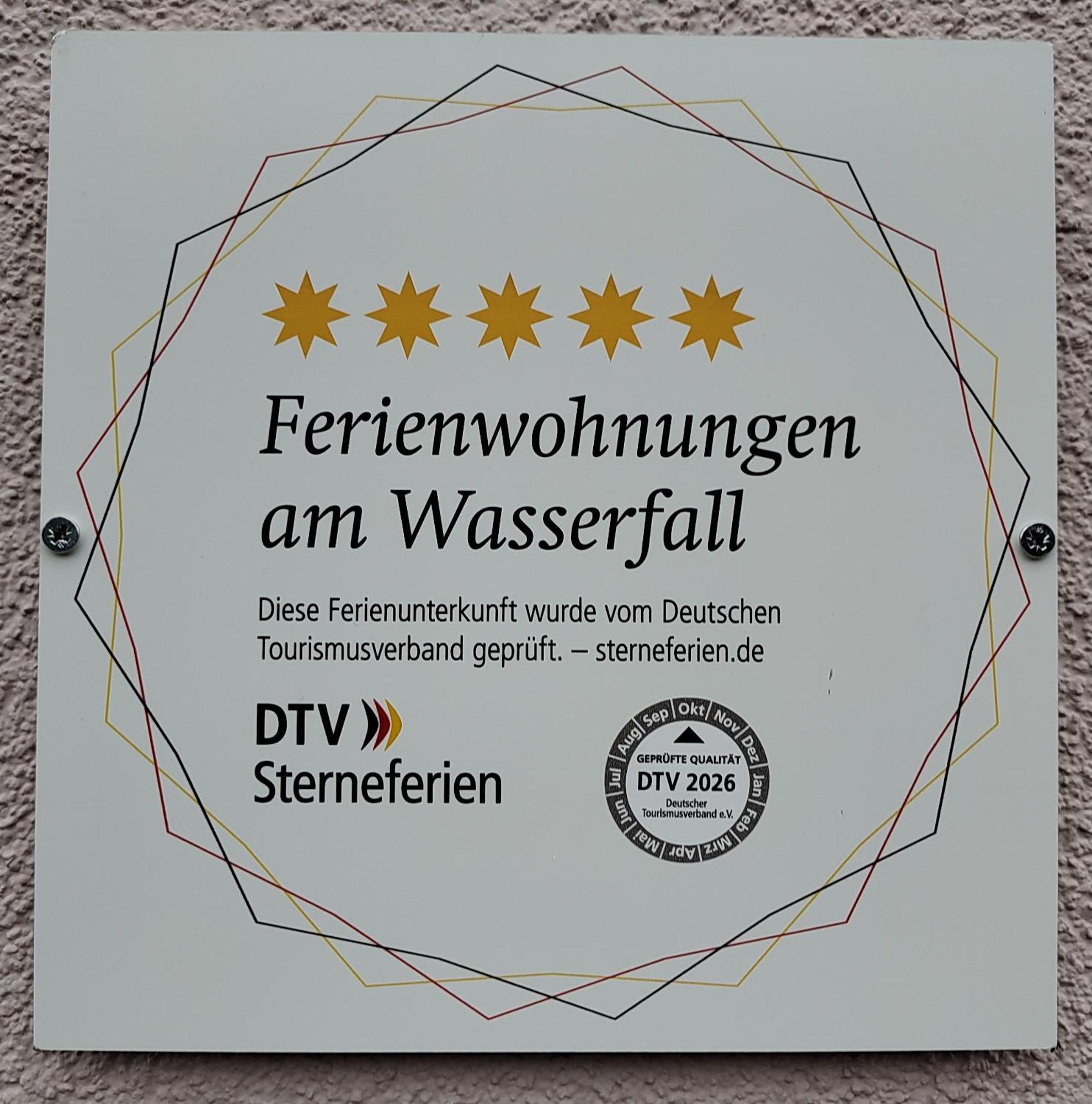 Ferienwohnungen Am Wasserfall Bad Urach Esterno foto
